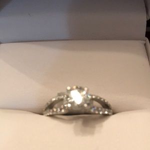 10K White Gold Diamond Engagement or Dress Ring